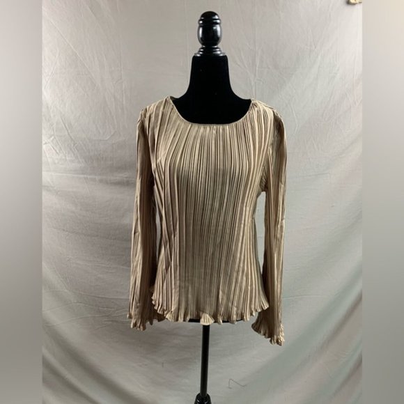 Gold Pleated Bell Sleeve Blouse - Picture 6 of 7